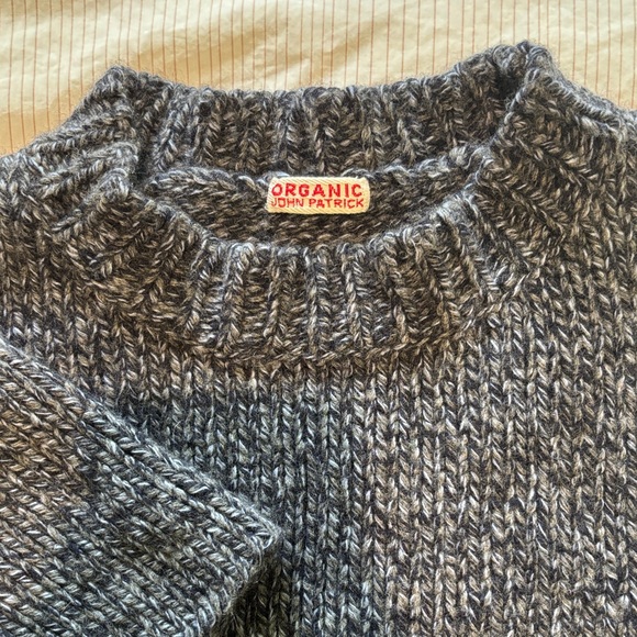 100% Cashmere and Wool Organic John Patrick Charcoal Sweater - Picture 2 of 4